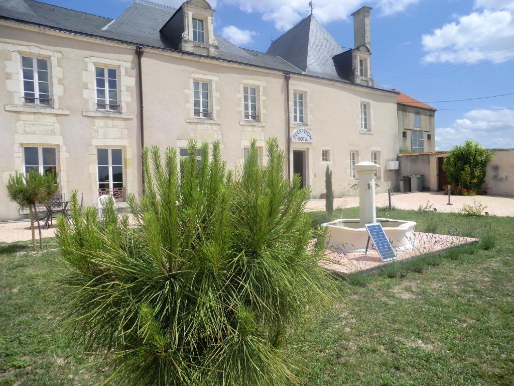 Chateau Sainte Marie Hotel Dompierre-sur-Charente Екстериор снимка