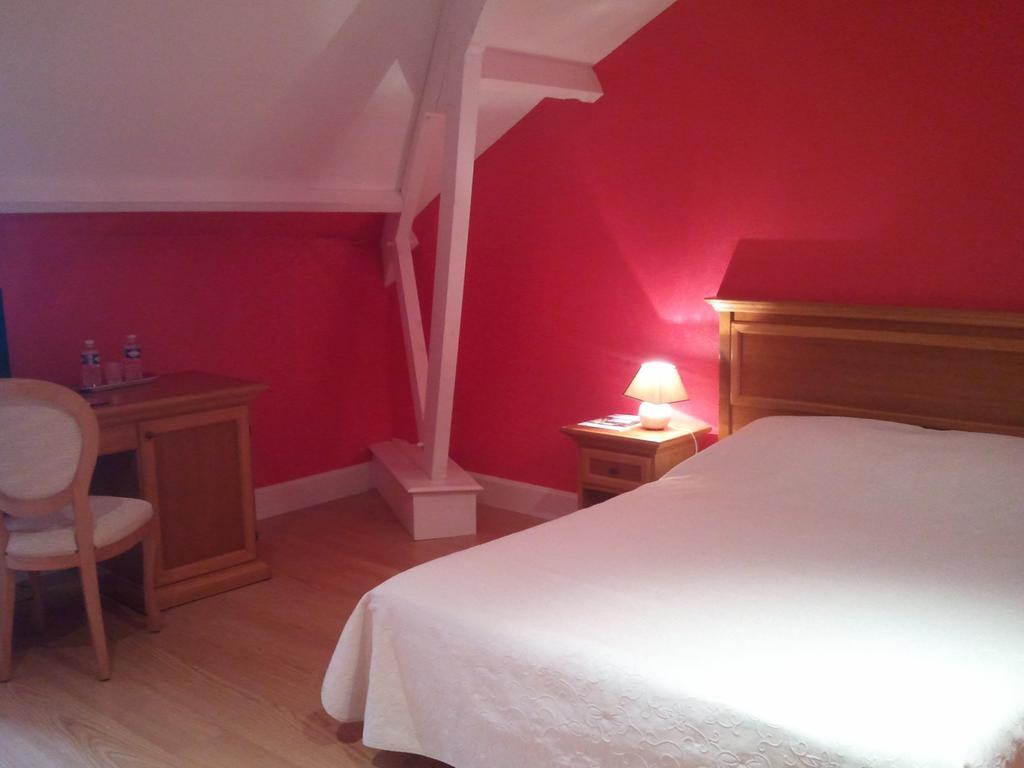 Chateau Sainte Marie Hotel Dompierre-sur-Charente Стая снимка