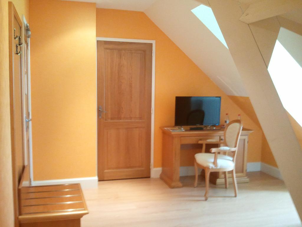 Chateau Sainte Marie Hotel Dompierre-sur-Charente Екстериор снимка