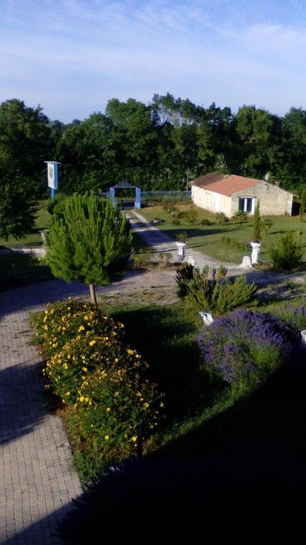 Chateau Sainte Marie Hotel Dompierre-sur-Charente Екстериор снимка